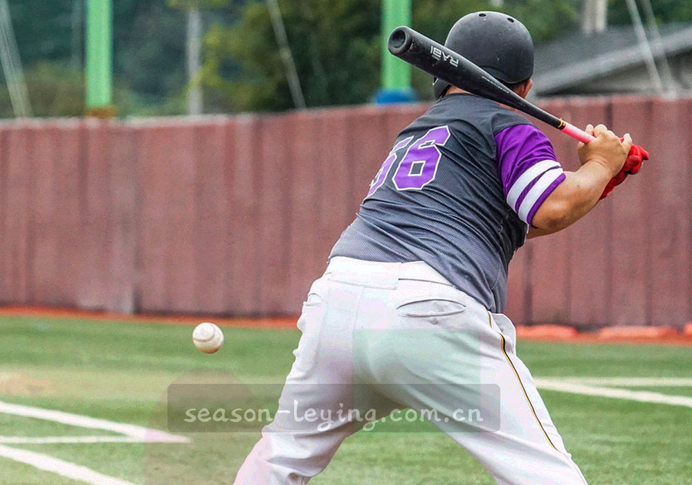 抽象专题封面图形，重复斜线纹理与同心圆结构交错，青绿与深蓝为主